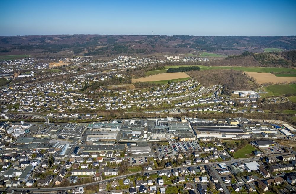 Luftbild Meschede - Industrie- und Gewerbegebiet in Meschede im Bundesland Nordrhein-Westfalen, Deutschland