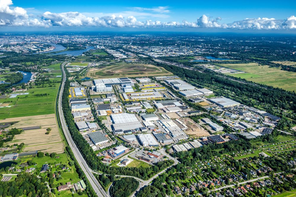 Hamburg aus der Vogelperspektive: Industrie- und Gewerbegebiet im Ortsteil Allermöhe in Hamburg, Deutschland