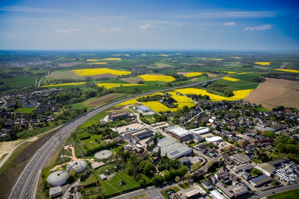 Luftaufnahme Heiligenhaus - Industrie- und Gewerbegebiet im Ortsteil Hetterscheidt in Heiligenhaus im Bundesland Nordrhein-Westfalen, Deutschland