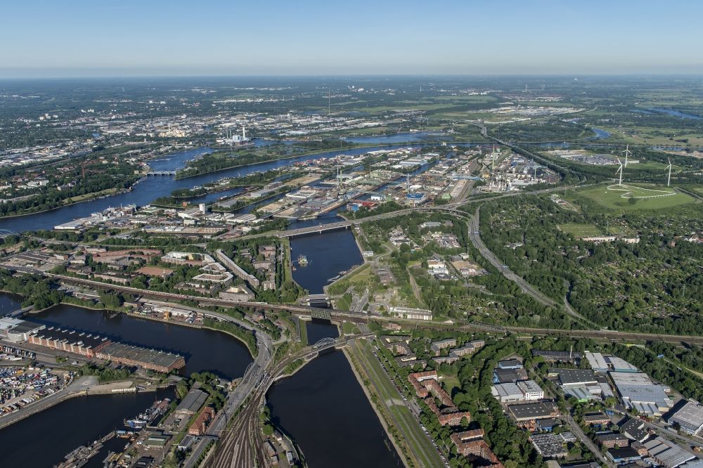 Hamburg aus der Vogelperspektive: Industrie- und Gewerbegebiet im Ortsteil Veddel in Hamburg