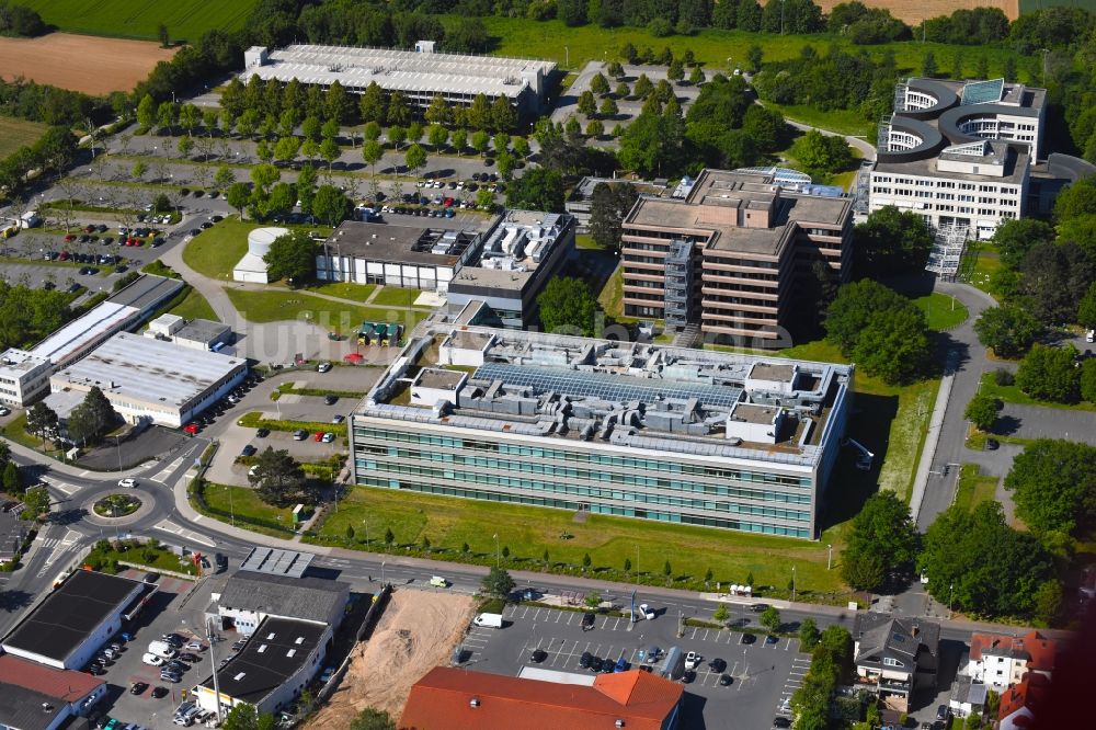 Luftaufnahme Schwalbach am Taunus - Industrie- und Gewerbegebiet der Procter & Gamble Konsumgüterforschung in Schwalbach am Taunus im Bundesland Hessen, Deutschland