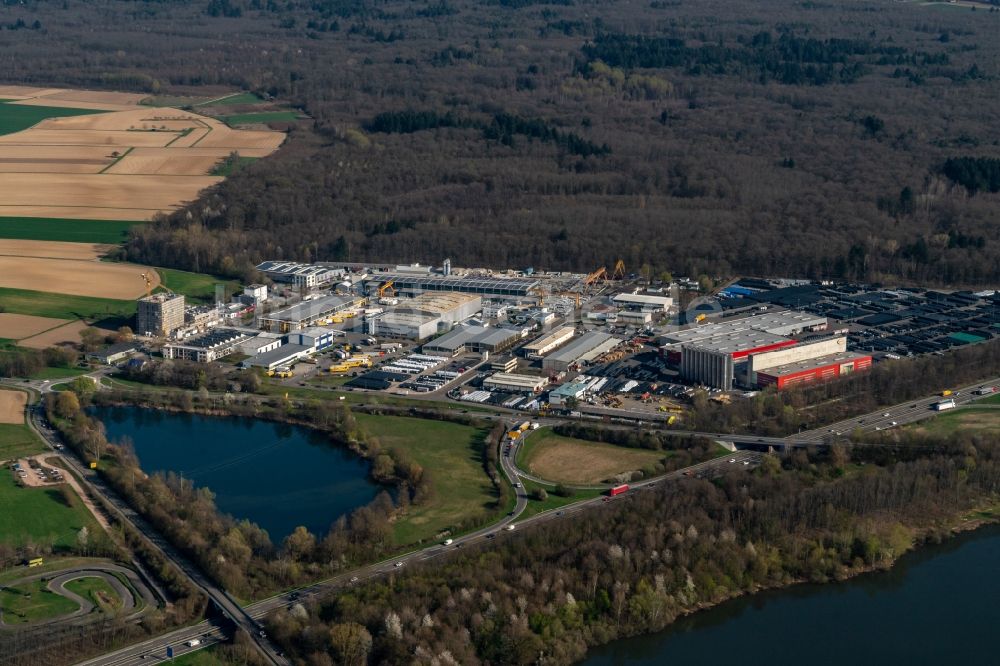 Luftbild Teningen - Industrie- und Gewerbegebiet Rohrlache in Teningen mit Badesee im Bundesland Baden-Württemberg, Deutschland