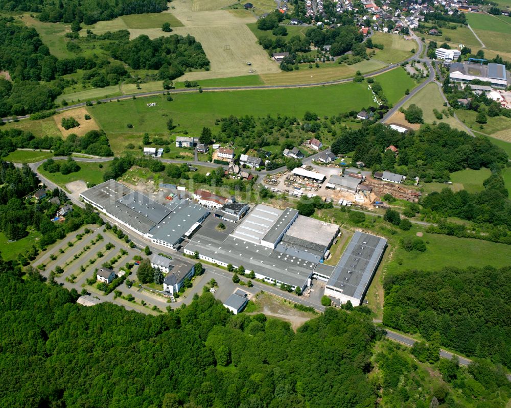 Roth aus der Vogelperspektive: Industrie- und Gewerbegebiet in Roth im Bundesland Hessen, Deutschland