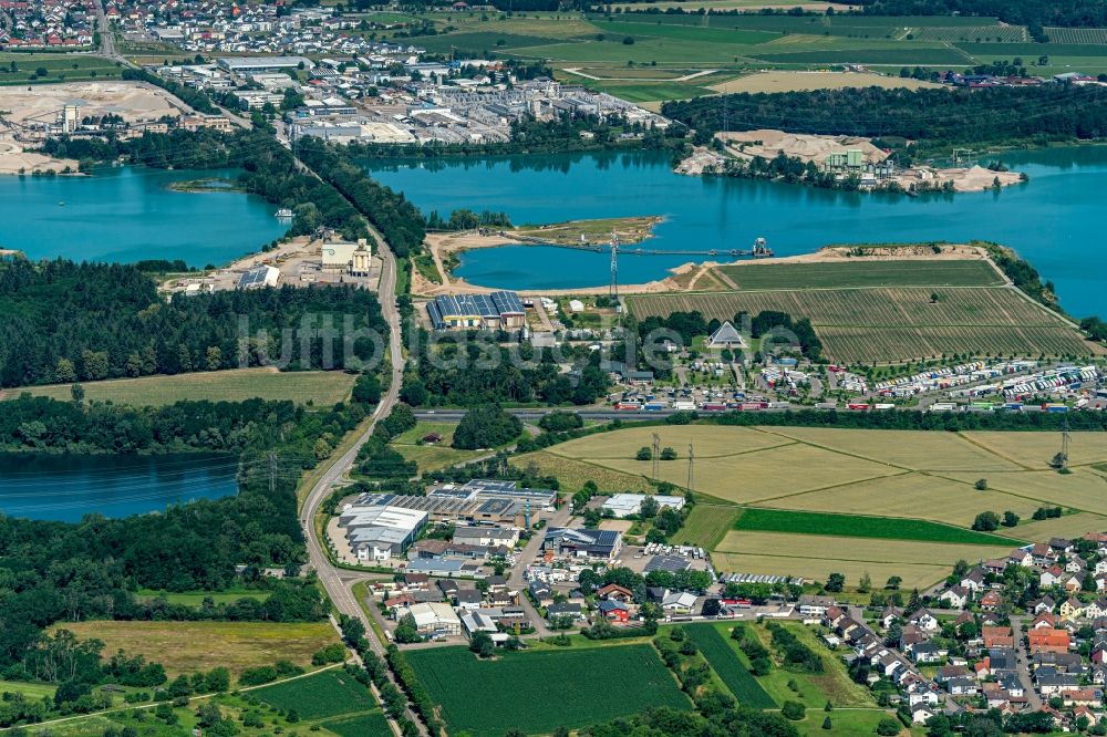 Luftaufnahme Baden-Baden - Industrie- und Gewerbegebiet am See bei Iffezheim in Baden-Baden im Bundesland Baden-Württemberg, Deutschland