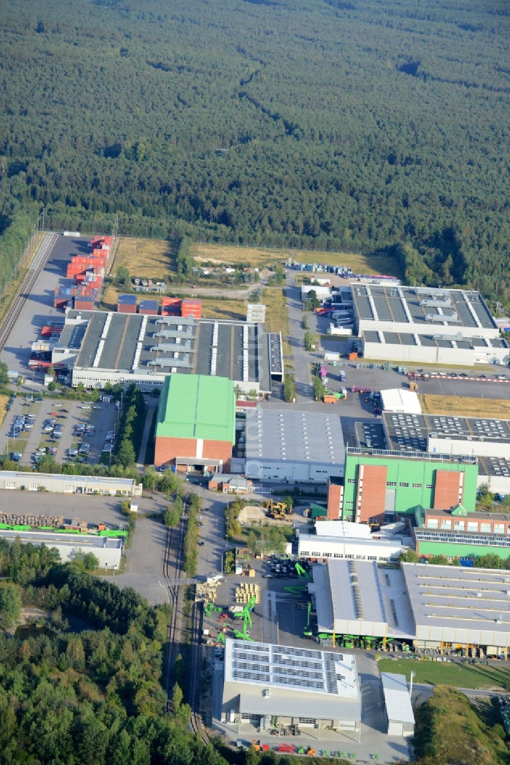 Luftaufnahme Wackersdorf - Industrie- und Gewerbegebiet in Wackersdorf im Bundesland Bayern