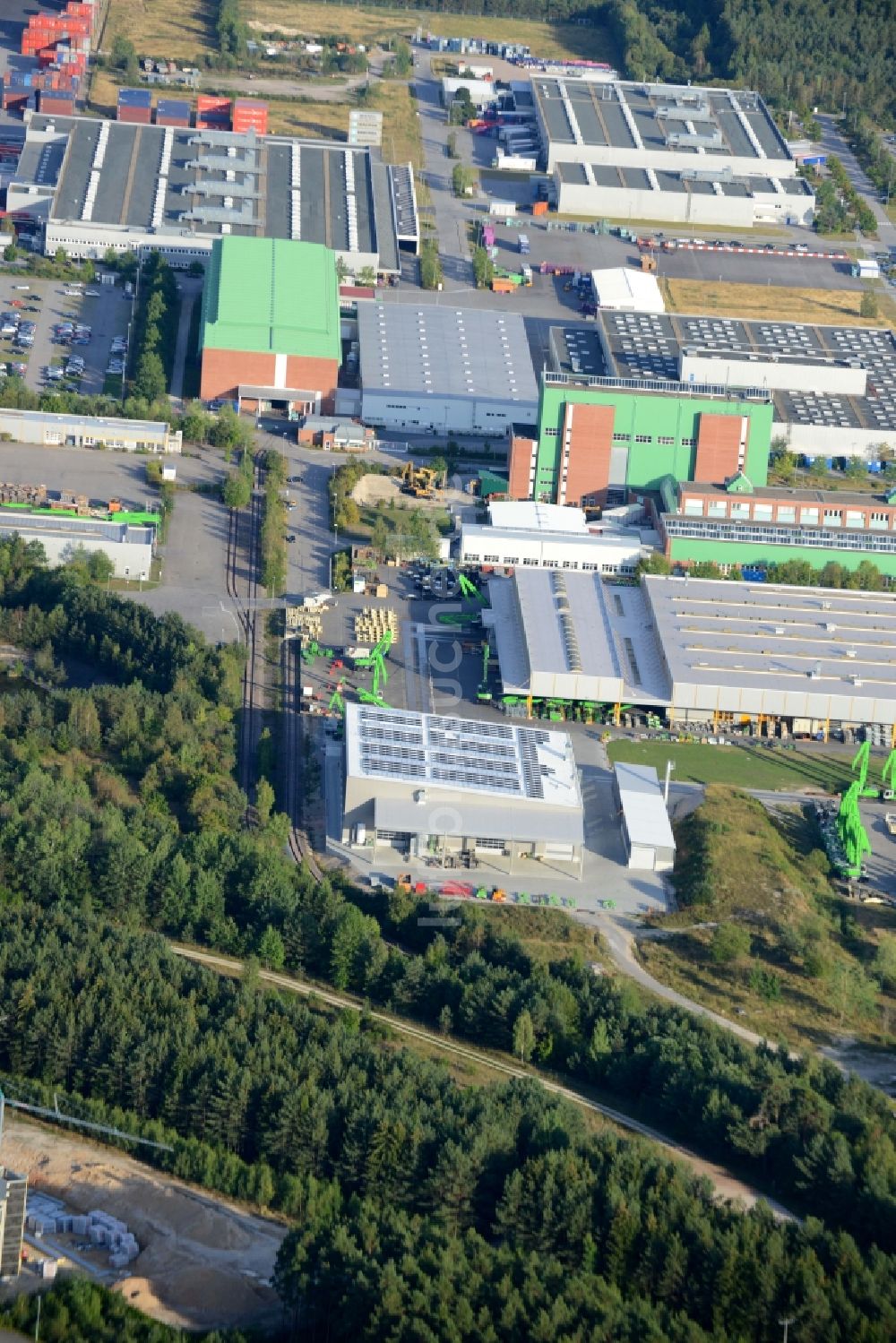 Wackersdorf von oben - Industrie- und Gewerbegebiet in Wackersdorf im Bundesland Bayern