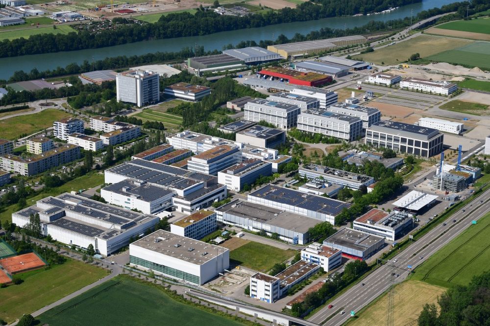 Luftbild Kaiseraugst - Industrie- und Gewerbegebiet der Weltfirmen DSM und Roche in Kaiseraugst im Kanton Aargau, Schweiz