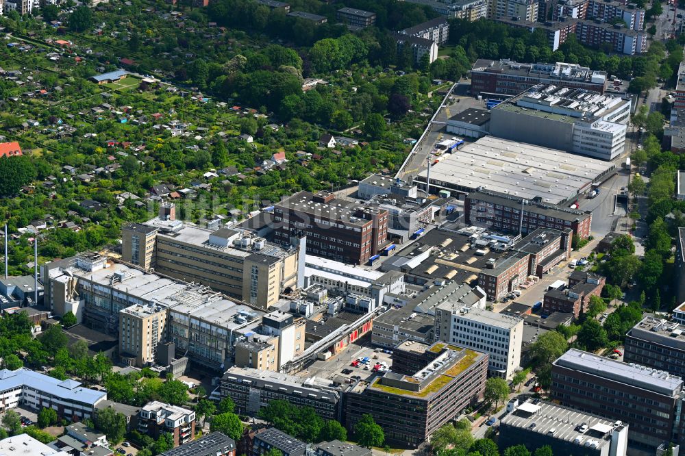 Hamburg aus der Vogelperspektive: Industrie- und Gewerbegebiet zwischen Stresemannallee und Troplowitzstraße in Hamburg, Deutschland