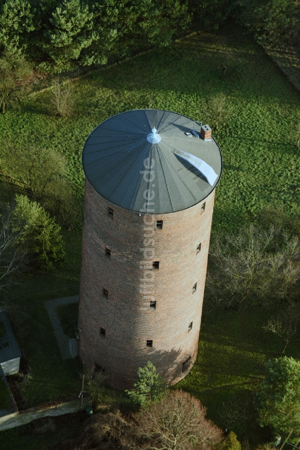 Frankfurt (Oder) aus der Vogelperspektive: Industriedenkmal Friedensturm- Wasserturm in Frankfurt (Oder) im Bundesland Brandenburg