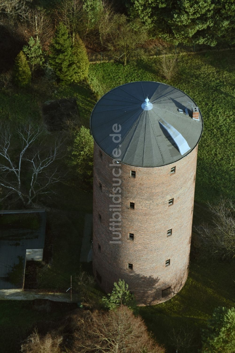 Luftbild Frankfurt (Oder) - Industriedenkmal Friedensturm- Wasserturm in Frankfurt (Oder) im Bundesland Brandenburg