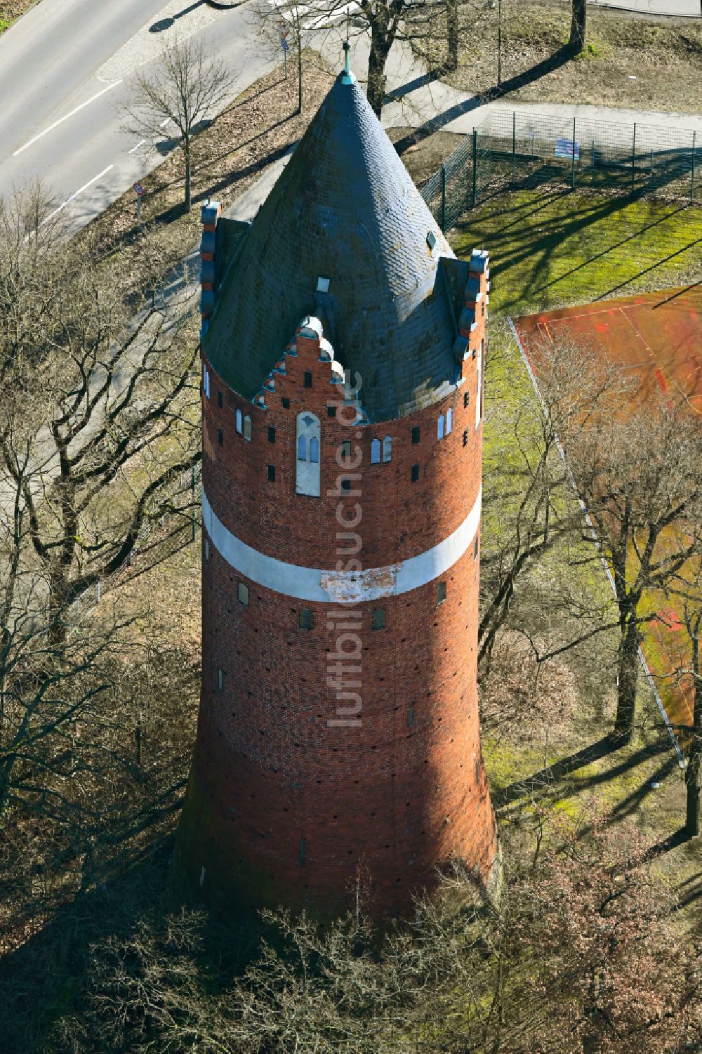 Luftaufnahme Bernau - Industriedenkmal Wasserturm in Bernau im Bundesland Brandenburg, Deutschland