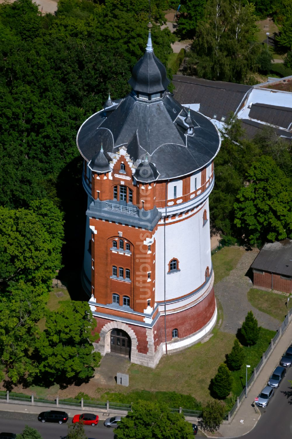 Braunschweig von oben - Industriedenkmal Wasserturm BS|ENERGY in Braunschweig im Bundesland Niedersachsen, Deutschland
