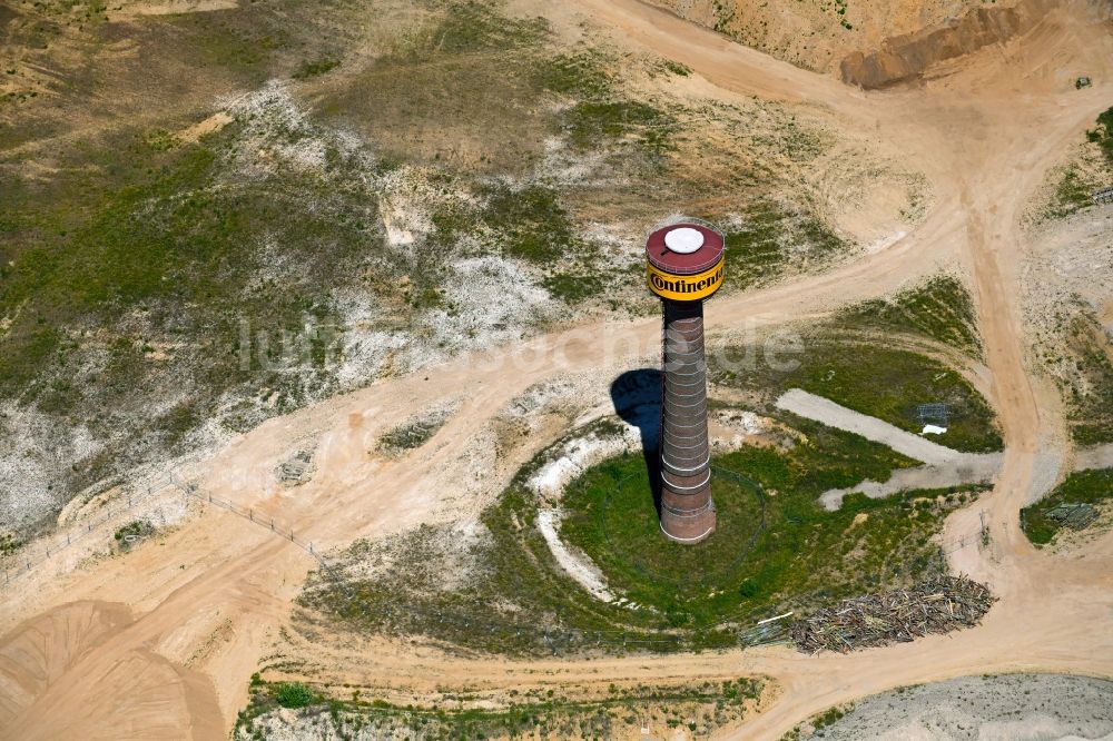 Hannover aus der Vogelperspektive: Industriedenkmal Wasserturm Conti Turm in Hannover im Bundesland Niedersachsen, Deutschland