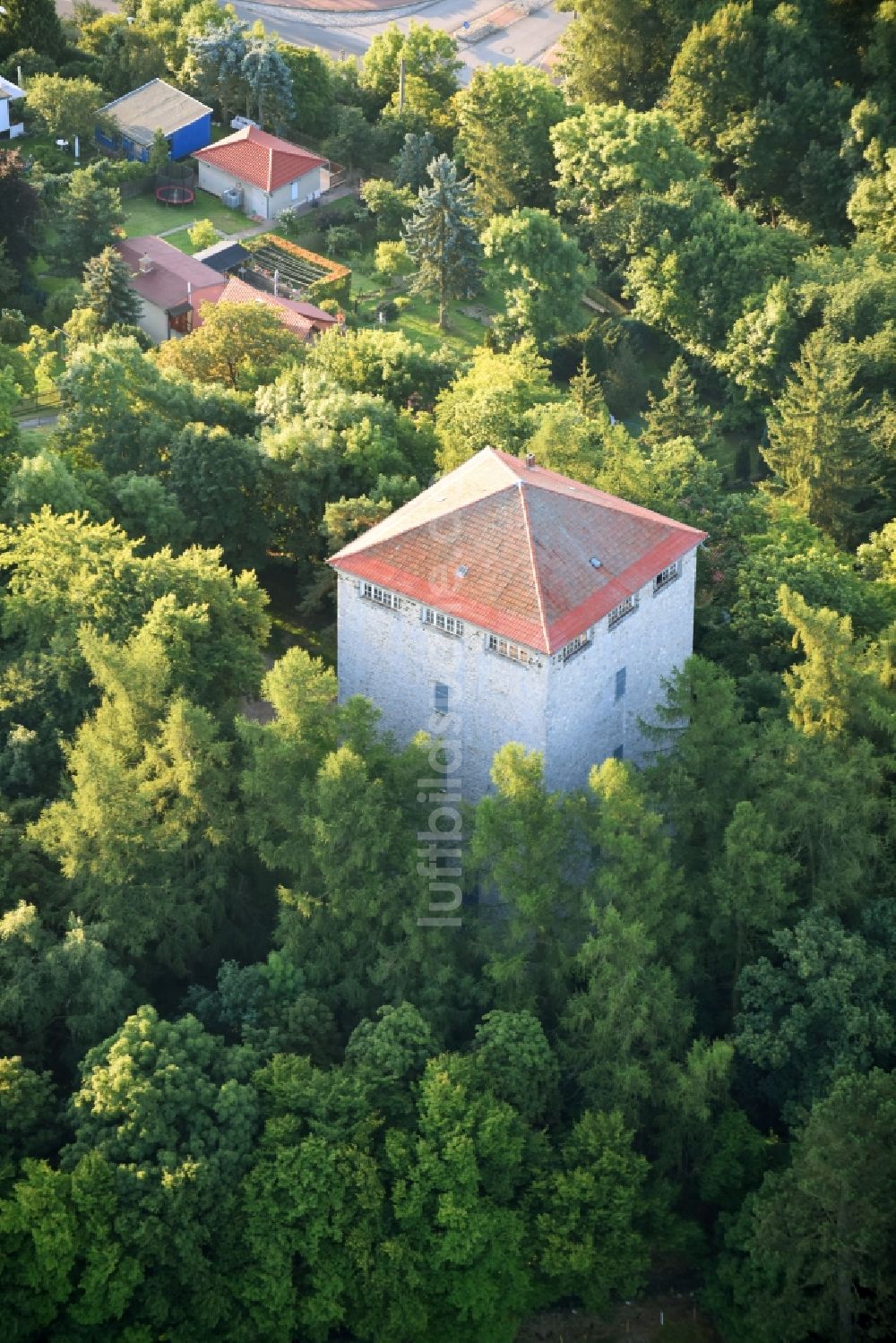 Luftbild Harzgerode - Industriedenkmal Wasserturm auf dem Ehrenberg in Harzgerode im Bundesland Sachsen-Anhalt, Deutschland