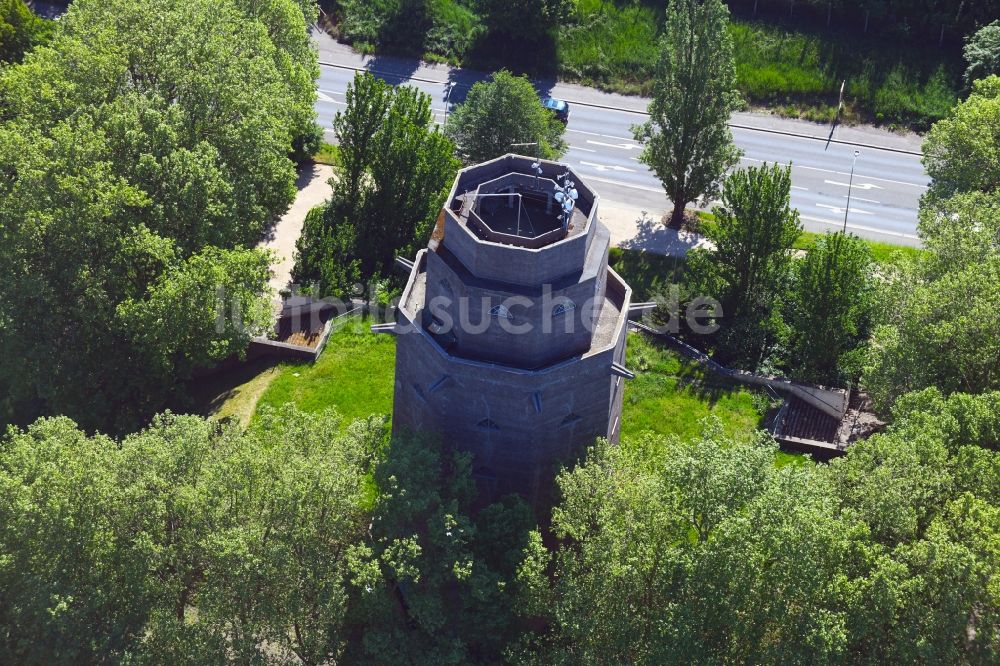 Friedberg (Hessen) aus der Vogelperspektive: Industriedenkmal Wasserturm in Friedberg (Hessen) im Bundesland Hessen, Deutschland