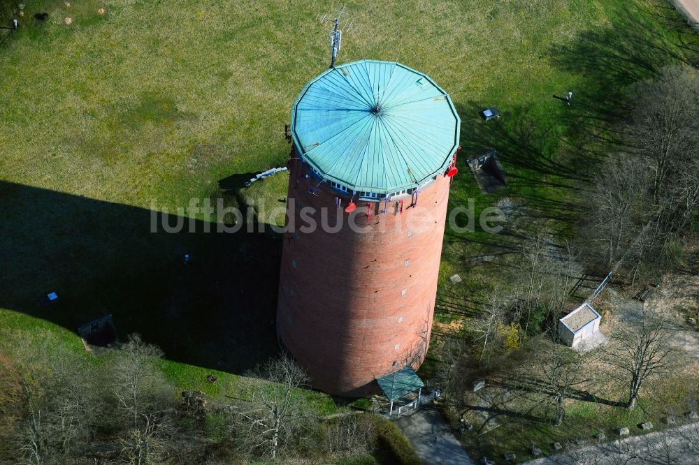 Ludwigsburg aus der Vogelperspektive: Industriedenkmal Wasserturm in Ludwigsburg im Bundesland Baden-Württemberg, Deutschland