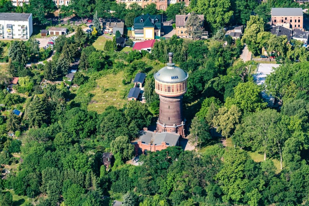 Luftaufnahme Magdeburg - Industriedenkmal Wasserturm in Magdeburg im Bundesland Sachsen-Anhalt, Deutschland