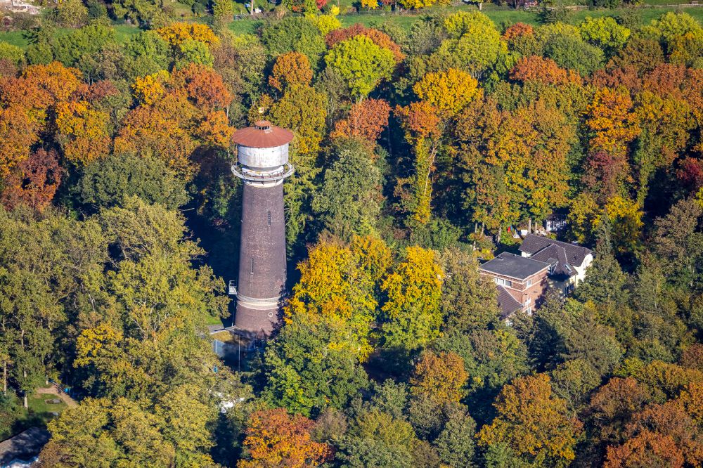 Moers aus der Vogelperspektive: Industriedenkmal Wasserturm in Moers im Bundesland Nordrhein-Westfalen, Deutschland