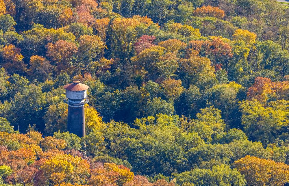 Moers von oben - Industriedenkmal Wasserturm in Moers im Bundesland Nordrhein-Westfalen, Deutschland