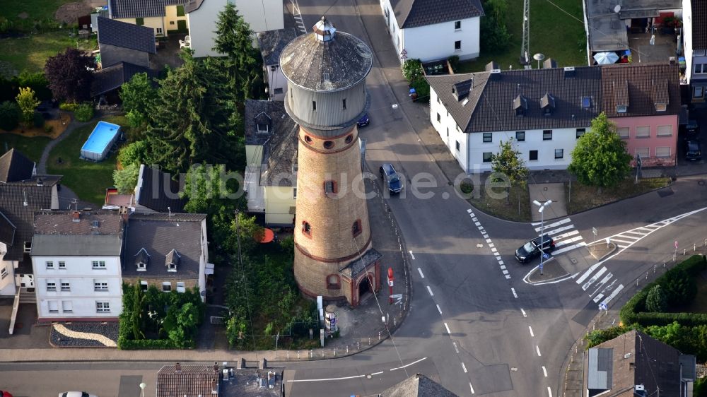 Luftaufnahme Neuwied - Industriedenkmal Wasserturm im Ortsteil Engers in Neuwied im Bundesland Rheinland-Pfalz, Deutschland