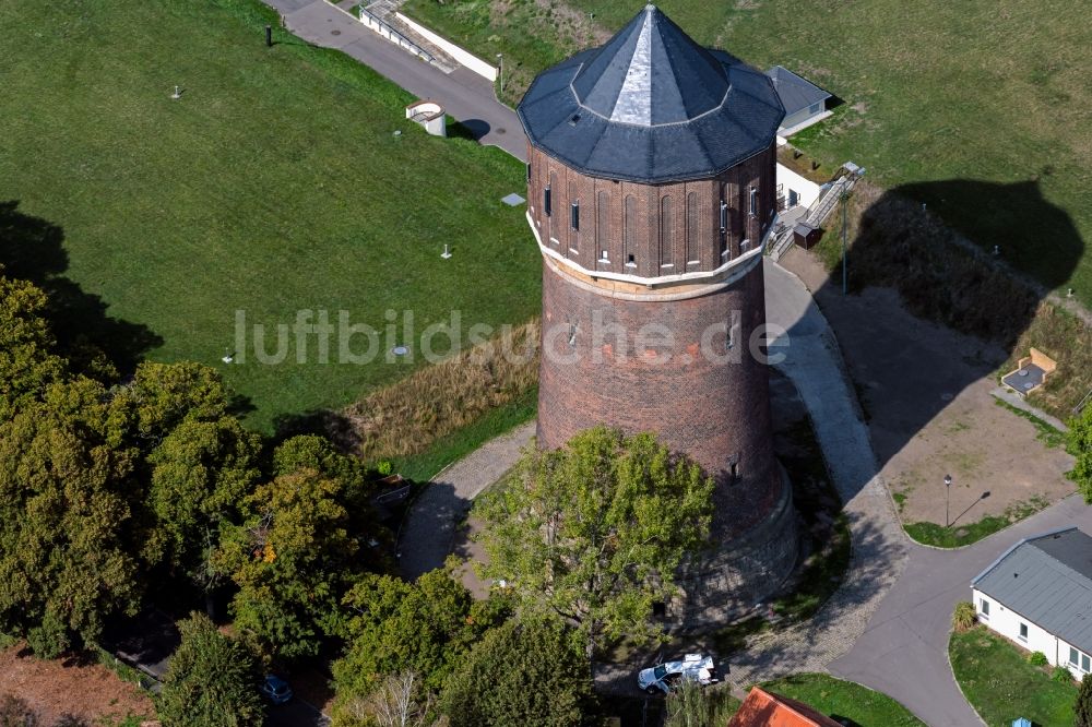 Leipzig aus der Vogelperspektive: Industriedenkmal Wasserturm im Ortsteil Probstheida in Leipzig im Bundesland Sachsen, Deutschland