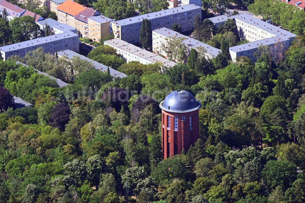 Luftaufnahme Berlin - Industriedenkmal Wasserturm im Ortsteil Steglitz in Berlin, Deutschland