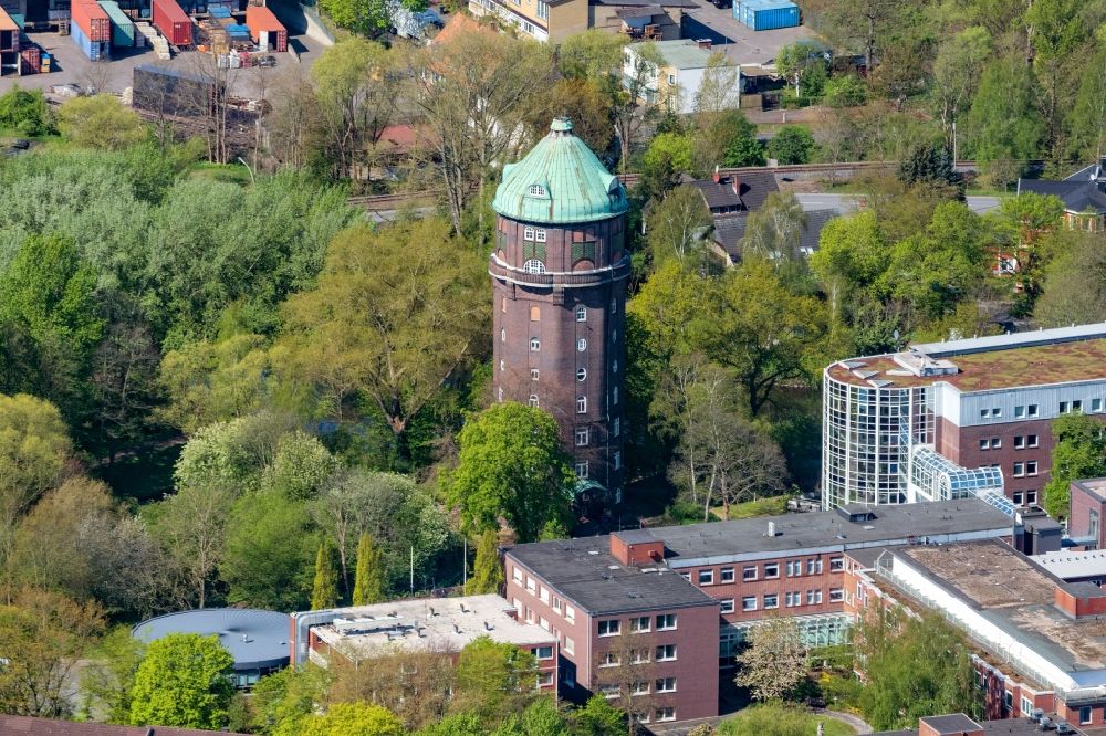 Luftbild Hamburg - Industriedenkmal Wasserturm im Ortsteil Wilhelmsburg in Hamburg, Deutschland