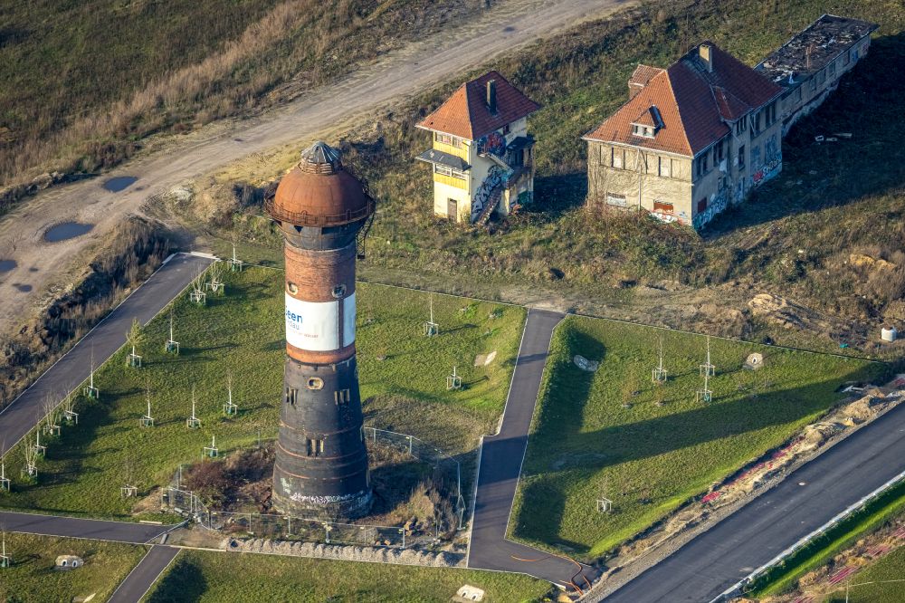 Duisburg aus der Vogelperspektive: Industriedenkmal eines Wasserturmes in Duisburg im Bundesland Nordrhein-Westfalen, Deutschland