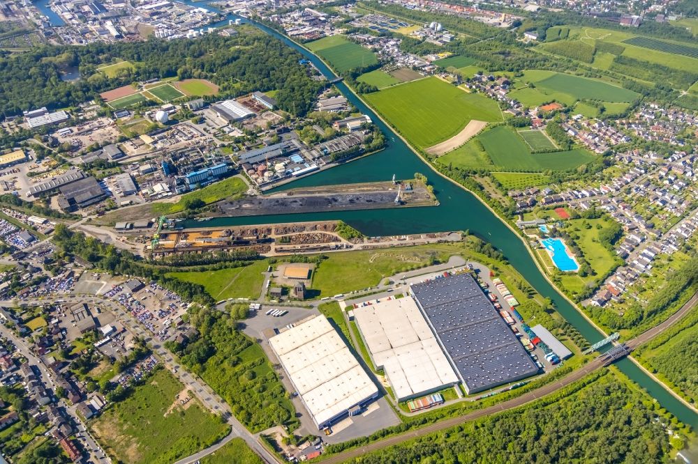 Dortmund von oben - Industriehafen Hardenberghafen in Dortmund im Bundesland Nordrhein-Westfalen, Deutschland