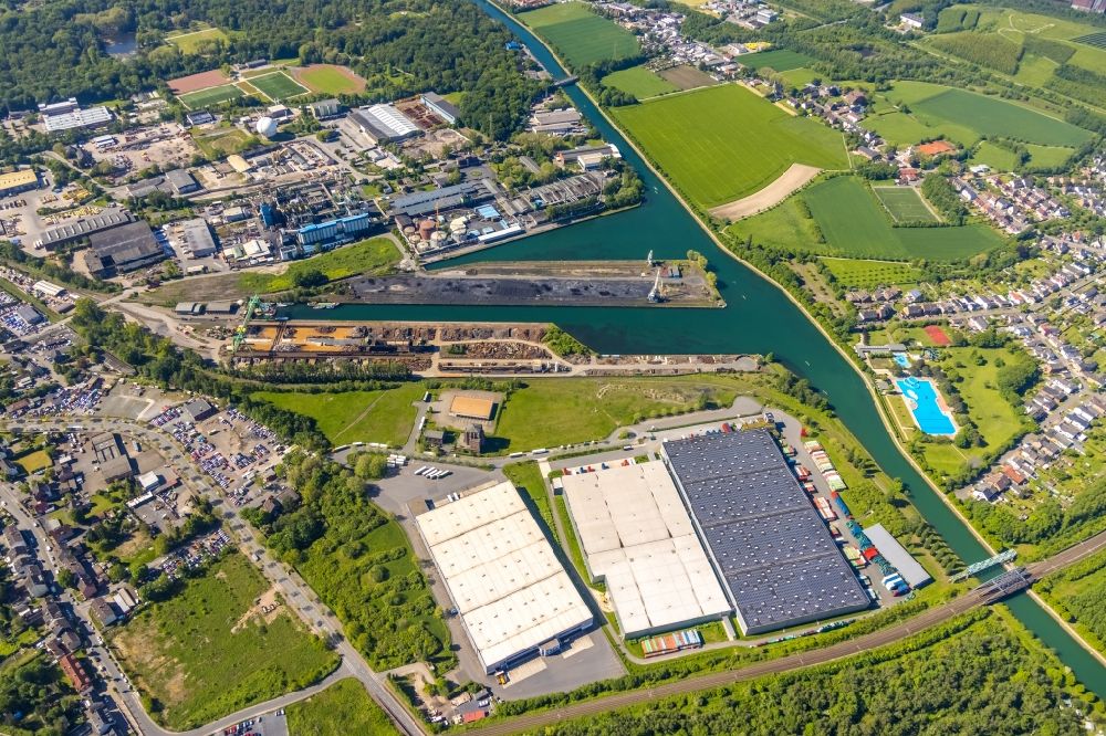 Dortmund aus der Vogelperspektive: Industriehafen Hardenberghafen in Dortmund im Bundesland Nordrhein-Westfalen, Deutschland