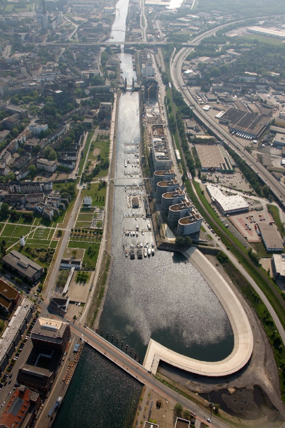 Luftaufnahme Duisburg - Innenhafen in Duisburg im Bundesland Nordrhein-Westfalen