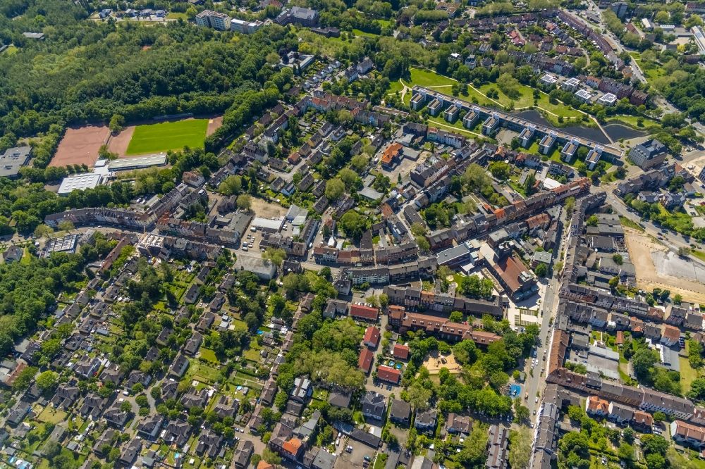Luftaufnahme Gelsenkirchen - Innenstadt im Ortsteil Ückendorf in Gelsenkirchen im Bundesland Nordrhein-Westfalen, Deutschland