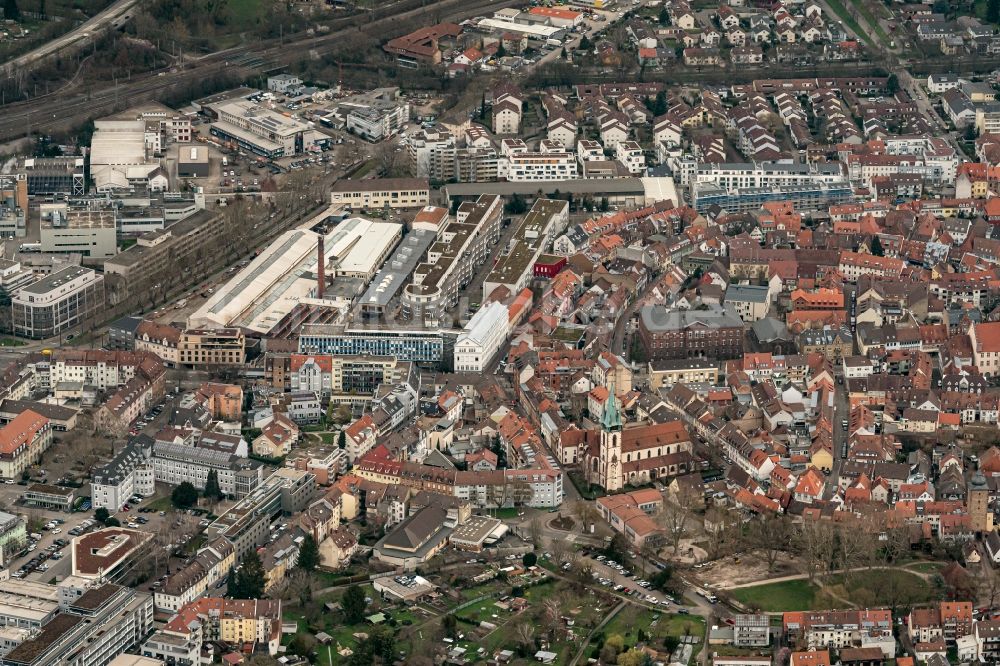 Luftaufnahme Karlsruhe - Innenstadt im Ortsteil Durlach in Karlsruhe im Bundesland Baden-Württemberg, Deutschland