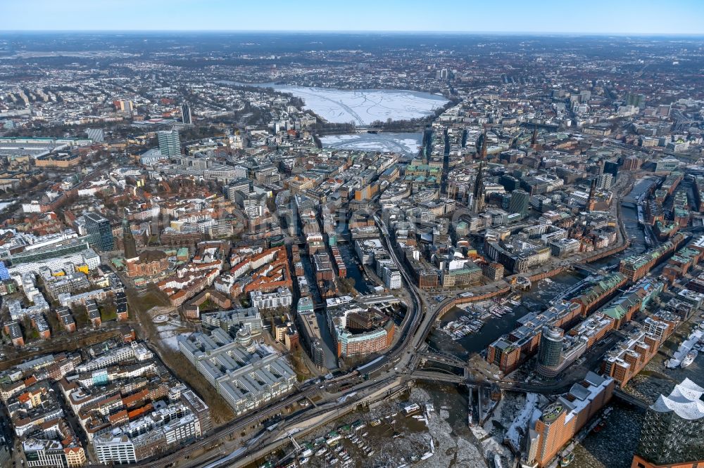 Luftbild Hamburg - Innenstadtbereich im Altstdt- Zentrum in Hamburg, Deutschland