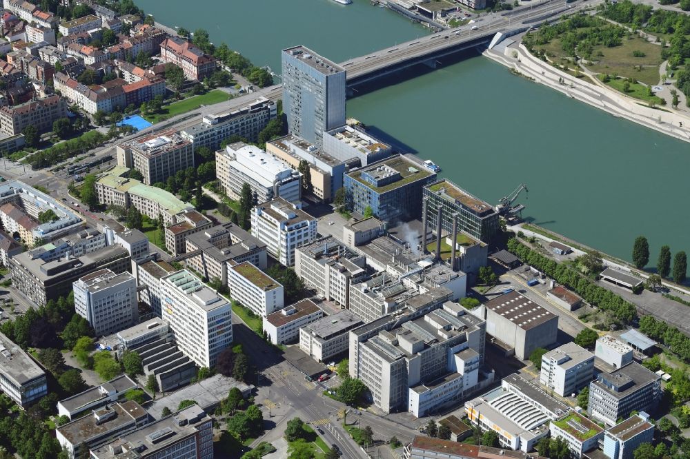 Basel von oben - Innenstadtbereich bei der Dreirosenbrücke und der Pharma Firma Novartis am Rhein in Basel, Schweiz