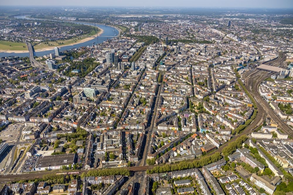 Luftaufnahme Düsseldorf - Innenstadtbereich entlang der Corneliusstraße im Ortsteil Carlstadt in Düsseldorf im Bundesland Nordrhein-Westfalen, Deutschland