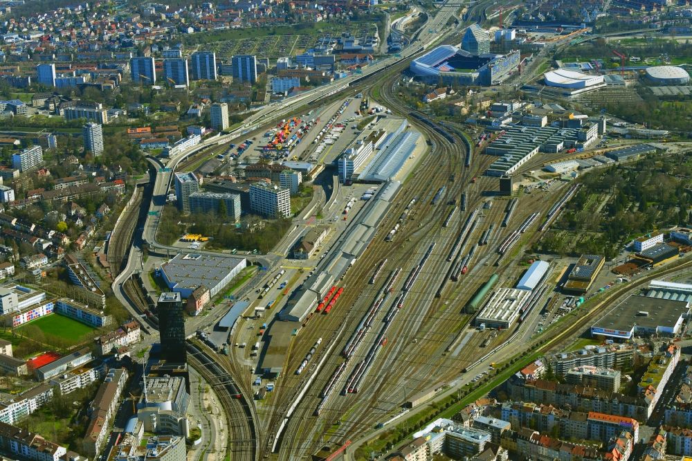 Basel aus der Vogelperspektive: Innenstadtbereich mit den Gleisanlagen vom Bahnhof SBB im Stadtteil St. Johann in Basel, Schweiz