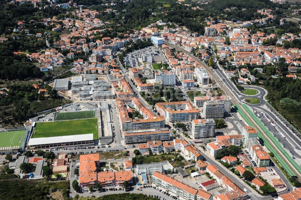 Sintra von oben - Innenstadtbereich im Ortsteil Portela de Sintra in Sintra, Portugal