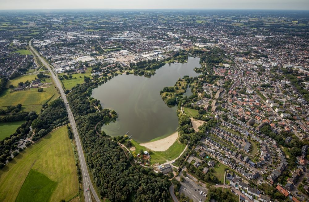 Luftbild Bocholt - Innenstadtbereich an den Uferbereichen des Bocholter Aasee in Bocholt im Bundesland Nordrhein-Westfalen, Deutschland