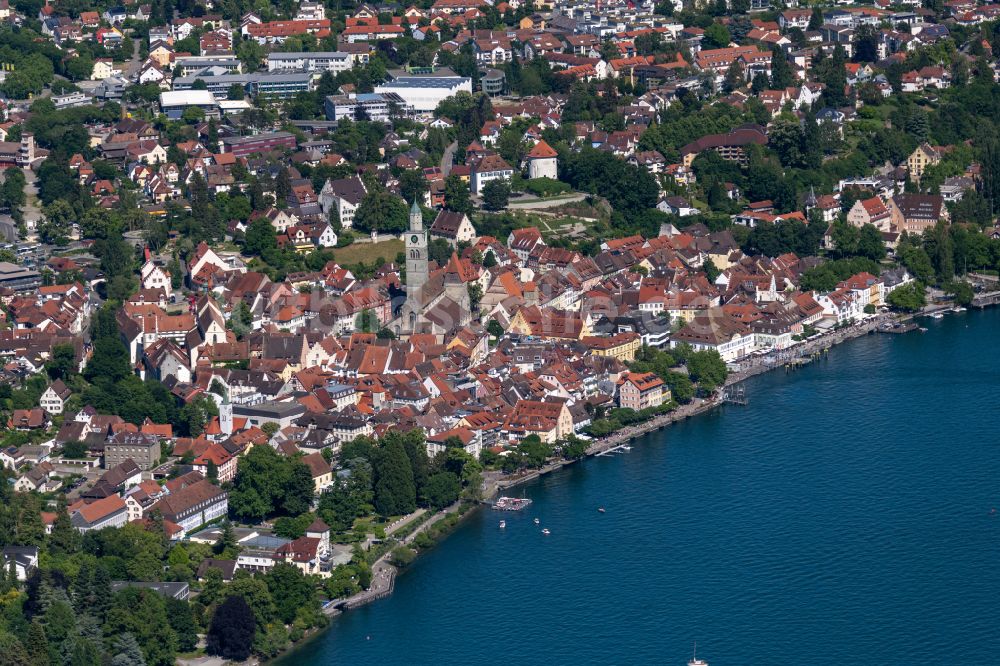 Luftaufnahme Überlingen - Innenstadtbereich an den Uferbereichen des Bodensee in Überlingen im Bundesland Baden-Württemberg, Deutschland