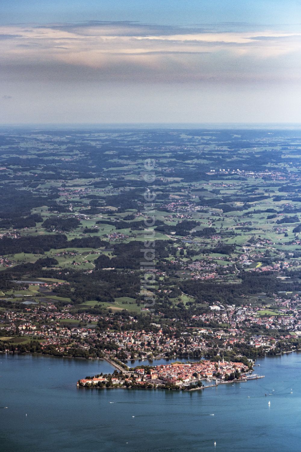 Lindau (Bodensee) aus der Vogelperspektive: Innenstadtbereich an den Uferbereichen der Insel in Lindau (Bodensee) im Bundesland Bayern, Deutschland