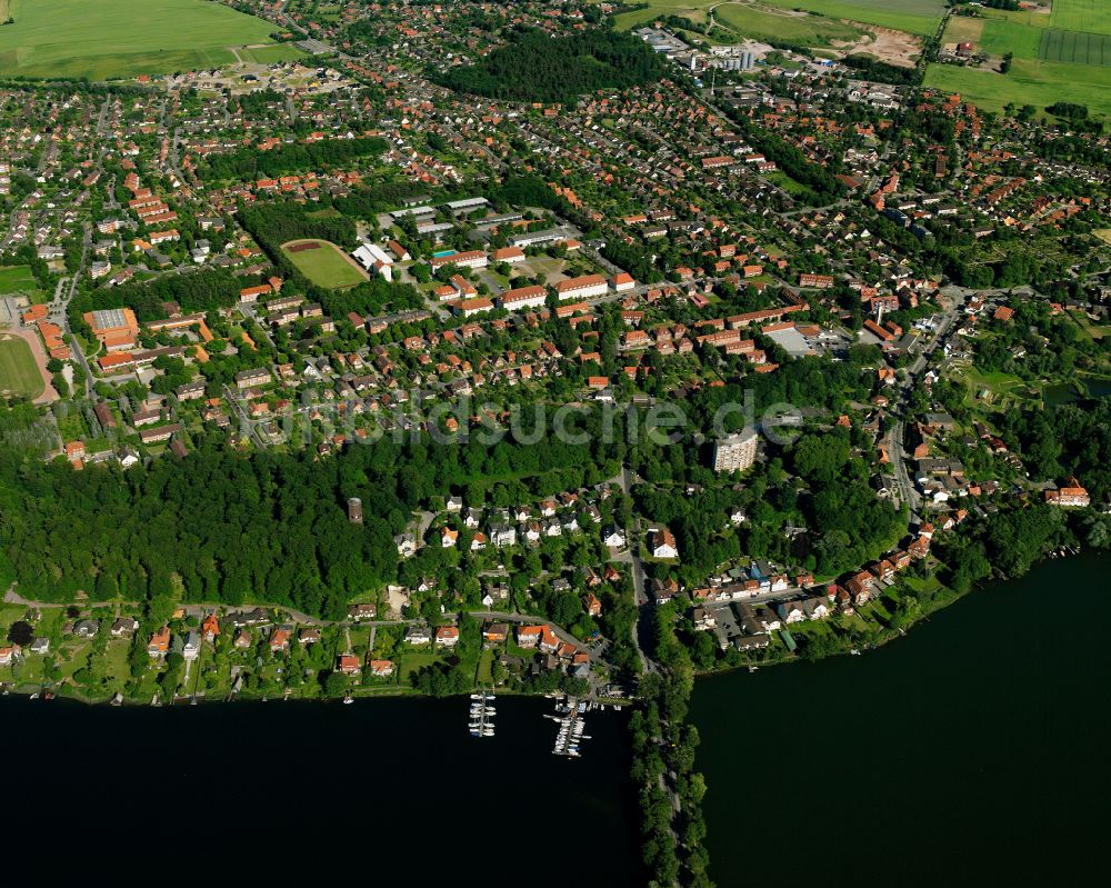 Ratzeburg aus der Vogelperspektive: Innenstadtbereich an den Uferbereichen Küchensee - Domsee in Ratzeburg im Bundesland Schleswig-Holstein, Deutschland