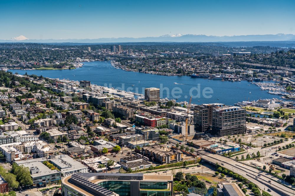 Luftaufnahme Seattle - Innenstadtbereich an den Uferbereichen Lake Union in Seattle in Washington, USA