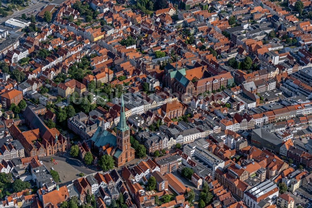 Lübeck von oben - Innenstadtzentrum im Ortsteil Altstadt in Lübeck im Bundesland Schleswig-Holstein, Deutschland