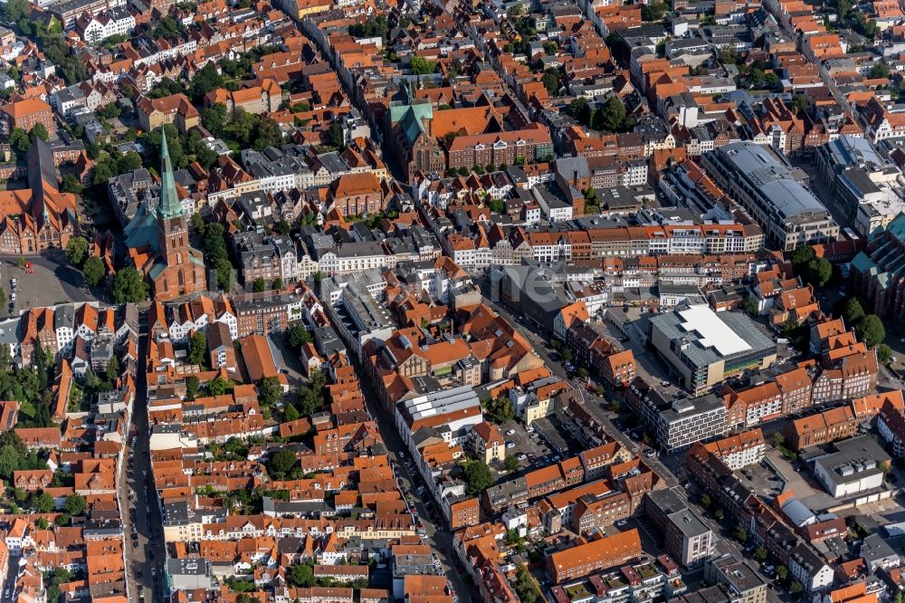 Lübeck aus der Vogelperspektive: Innenstadtzentrum im Ortsteil Altstadt in Lübeck im Bundesland Schleswig-Holstein, Deutschland