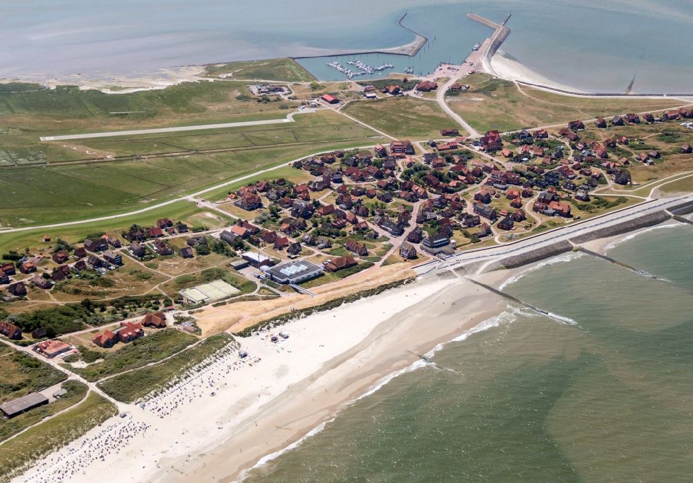 Luftbild Baltrum - Insel Baltrum mit Flugplatz