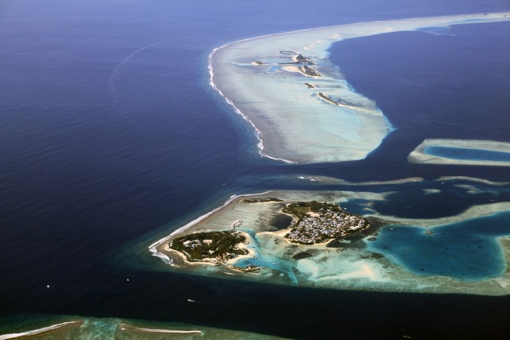 Luftaufnahme Dharanboodhoo - Insel- Gruppen im Küstenbereich des Indischer Ozean in Dharanboodhoo in Central Province, Malediven