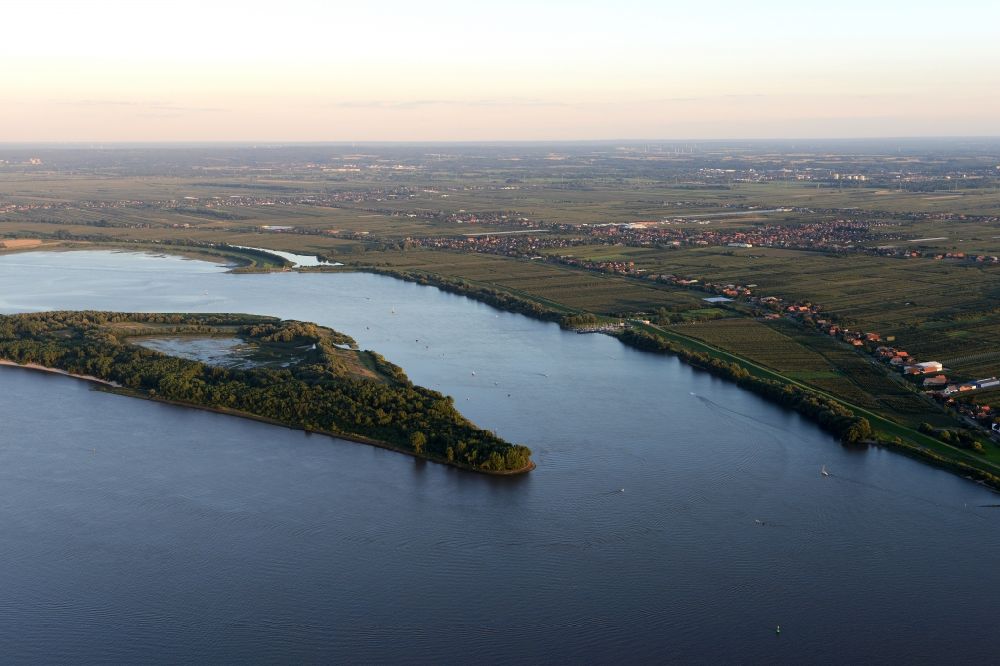 Luftbild Jork - Insel Hanskalbsand in der Elbe bei Jork im Bundesland Niedersachsen