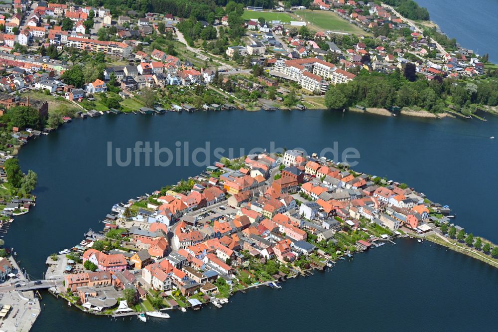 Luftaufnahme Malchow - Insel im Malchower See mit Ortsbereich in Malchow im Bundesland Mecklenburg-Vorpommern, Deutschland