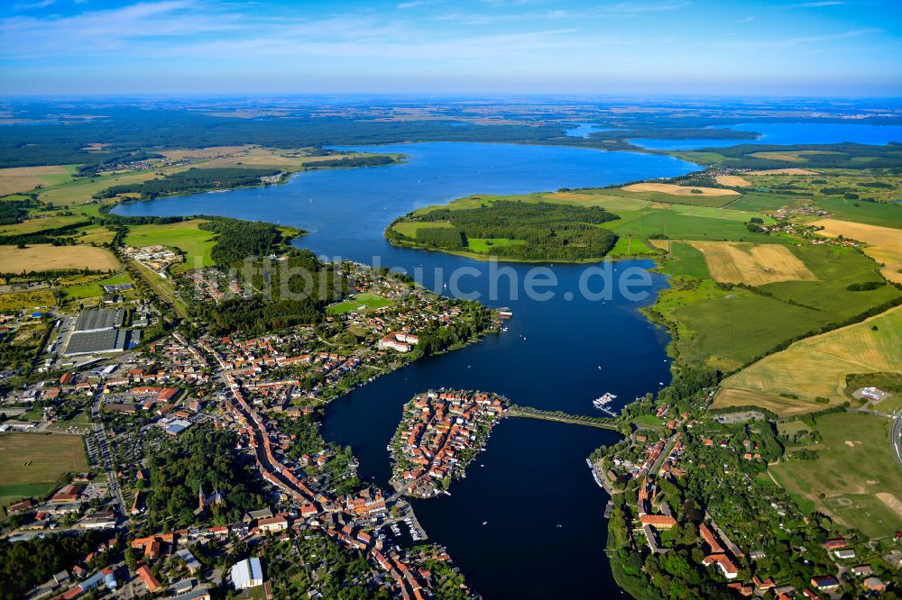 Malchow von oben - Insel im Malchower See mit Ortsbereich in Malchow im Bundesland Mecklenburg-Vorpommern, Deutschland